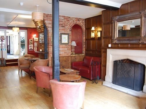 Saffron Suite And Kitchen Сафрън Уолдън Екстериор снимка