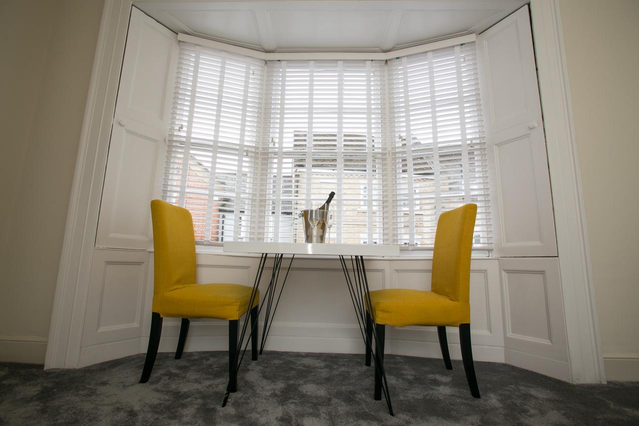 Saffron Suite And Kitchen Сафрън Уолдън Екстериор снимка